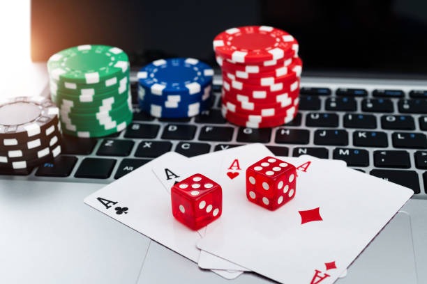Slot game interface with reels and payout table